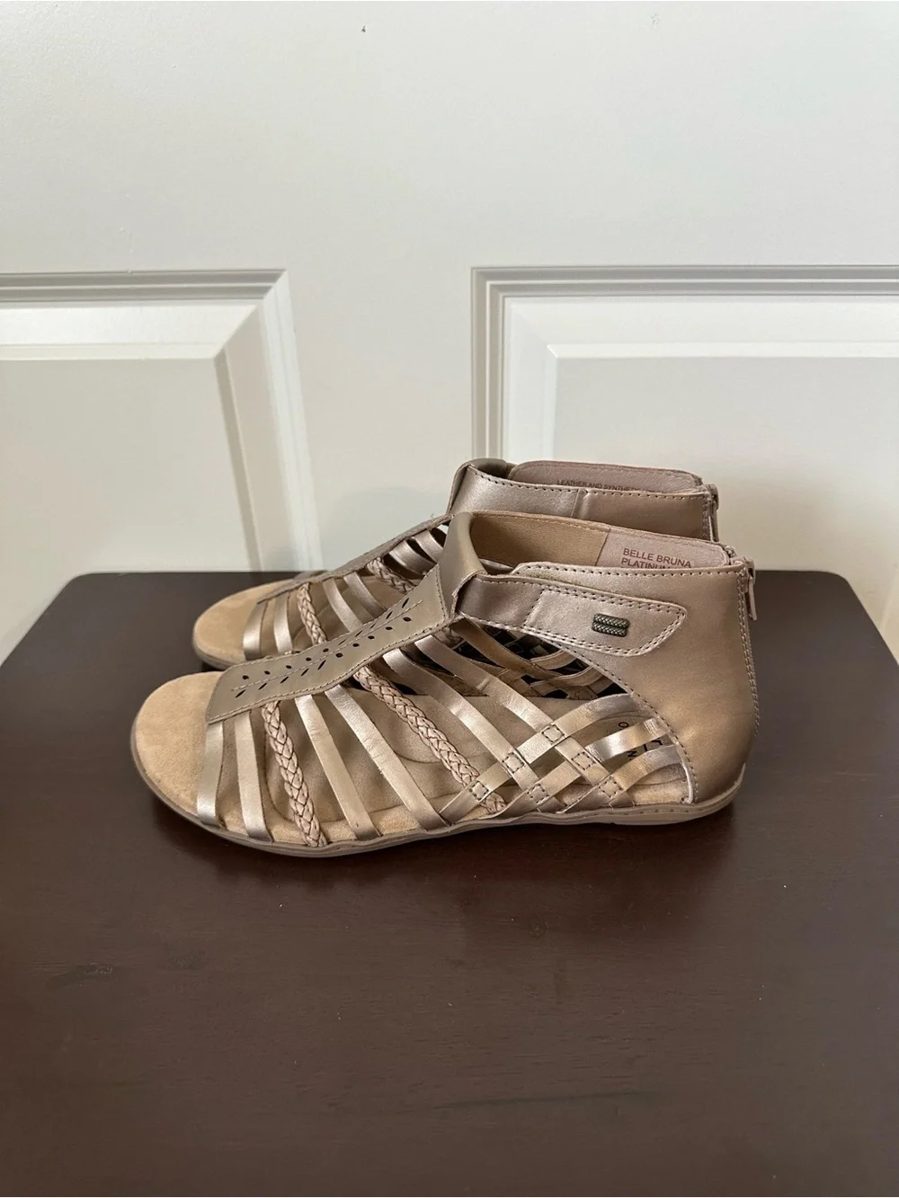Earth Origins Bevvy Platinum Leather Back Zipper Sandal Size 9